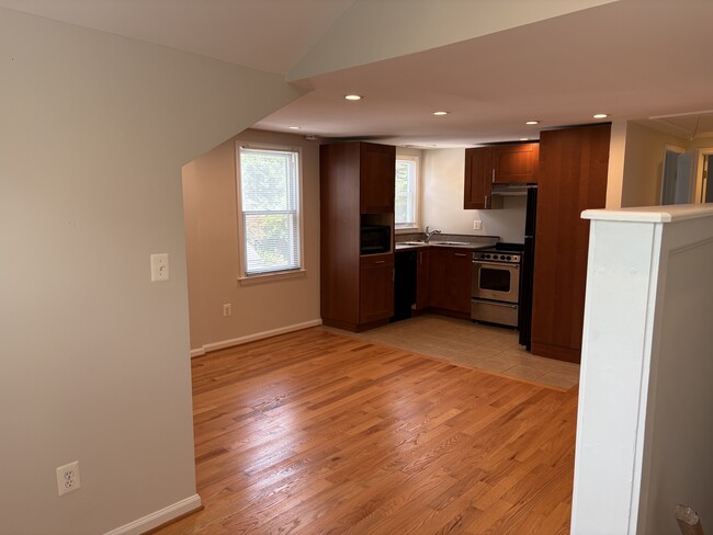 Building Photo - 731 Easley St Unit #2 Rental