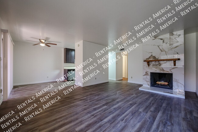 Building Photo - 5525 E Thomas Rd