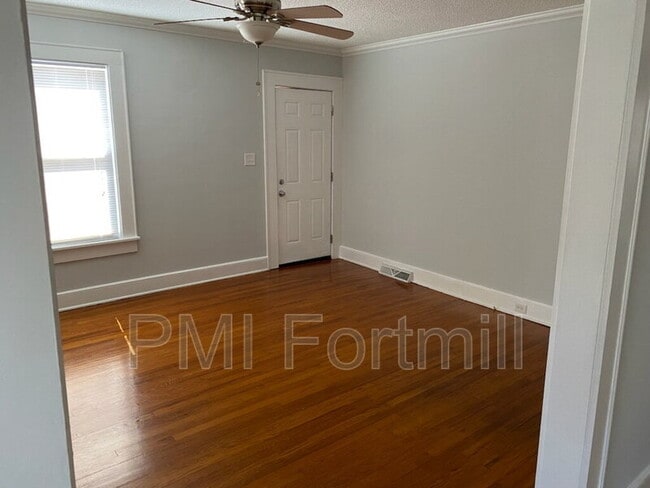 Photo - 465 Arch Dr