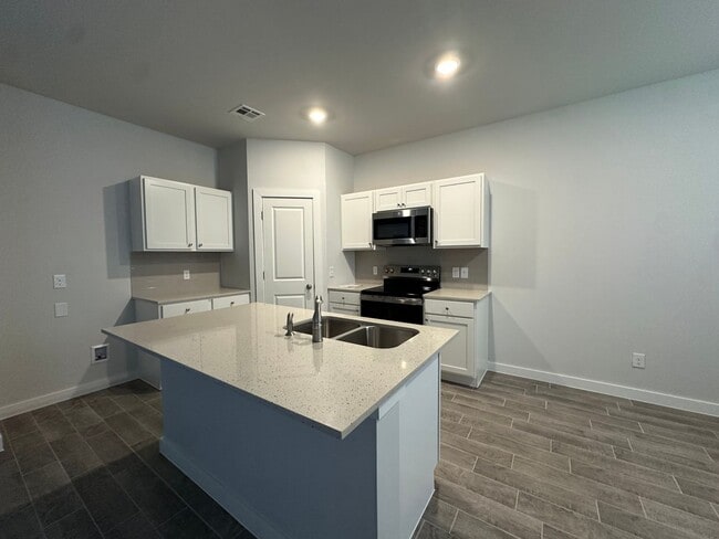 Photo - Beautiful 3 Bedroom, 2 Bathroom on a 1.25 Acre Lot in Ridge Creek Addition!