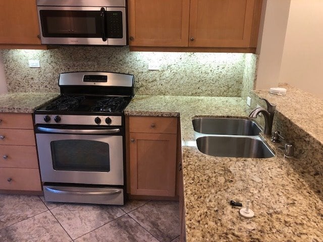 Photo - Beautiful Townhouse With Private Master Suite!!