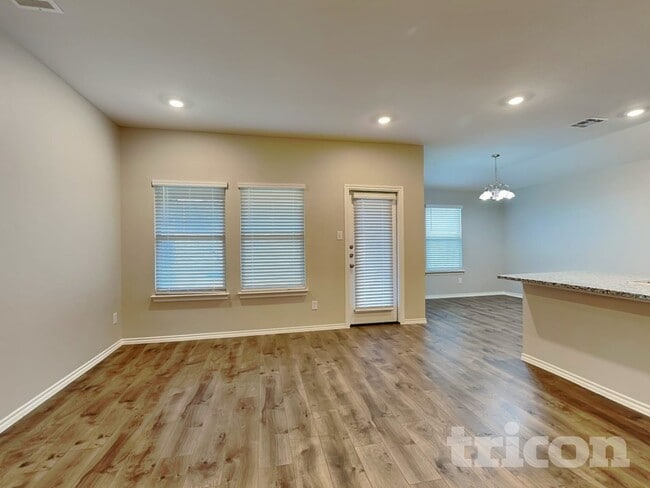 Photo - 3334 Everly Dr