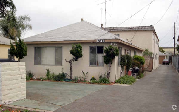 Building Photo - 2614 Kansas Ave Rental