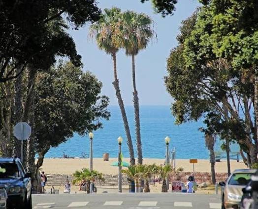 Building Photo - 159 Hollister Ave