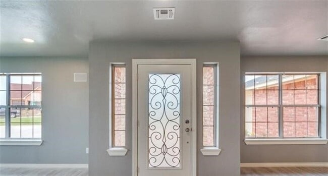 Photo - 640 SW Dani Ann Ln