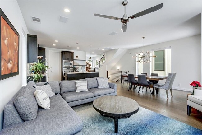 Photo - 2301 Bluebonnet Ln Unit 2