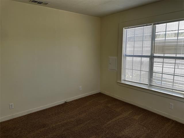 Photo - 701 Cranford St