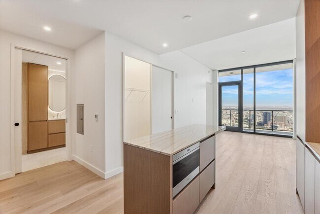 Photo - 610 Davis St Unit 5006