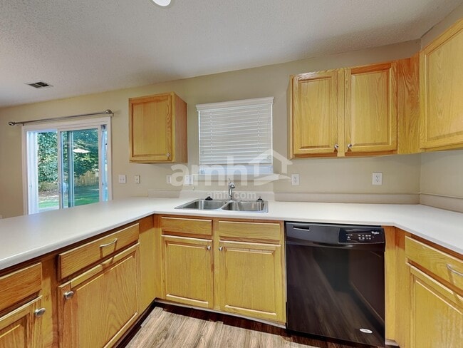 Photo - 4928 Alenja Ln