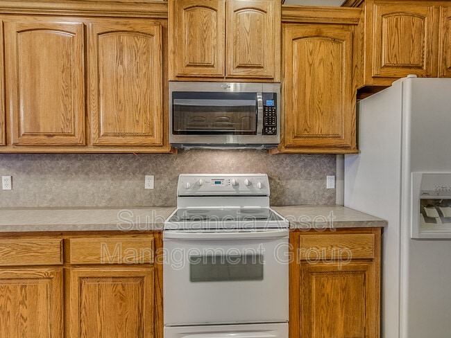 Photo - 901 NE 26th Ct