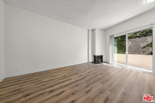 Photo - 10657 Holman Ave Unit 4