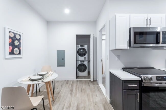 Photo - 10 Commerce Ct Unit 2I