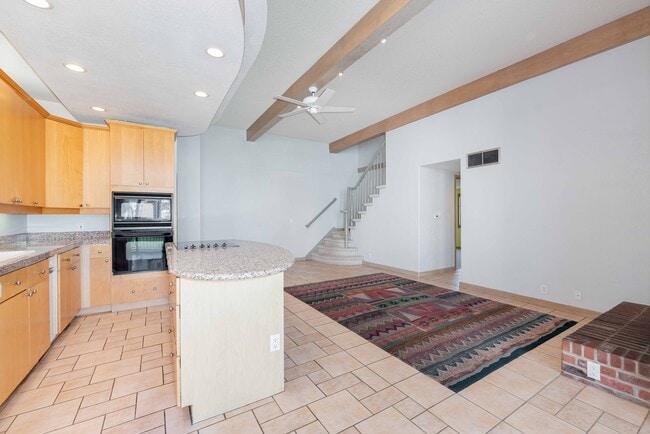 Photo - 805 29th St Unidad 561