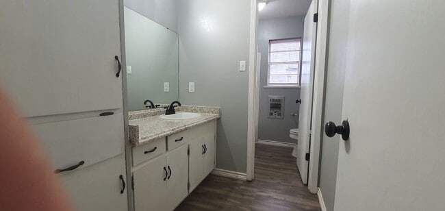 Building Photo - LOVELY 3 bedroom 2 bath home COMING SOON!