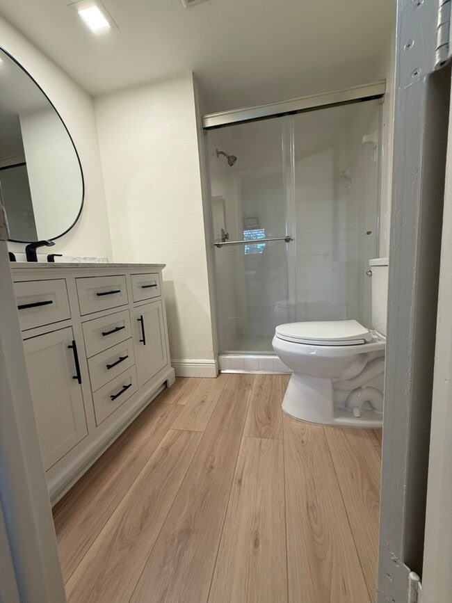 Primary Bathroom - 160 Turtle Lake Ct Unit 109