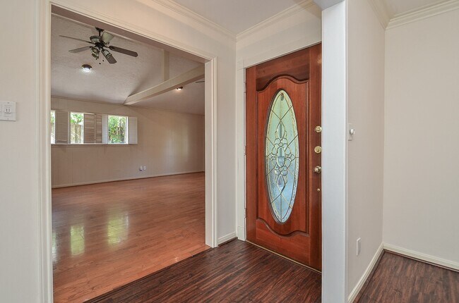 Photo - 7923 Burgoyne Rd