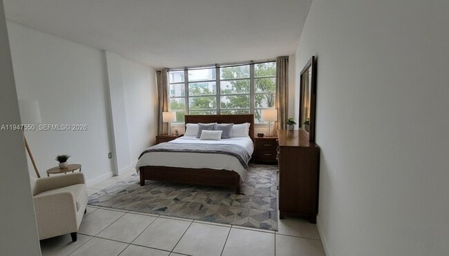 Photo - 2016 Bay Dr Unit 405