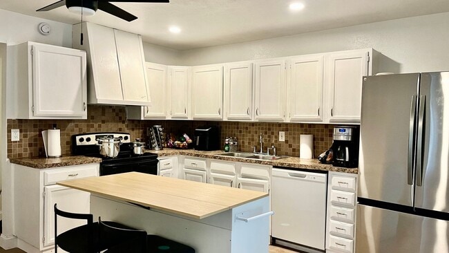 Photo - 5540 N Colony Blvd