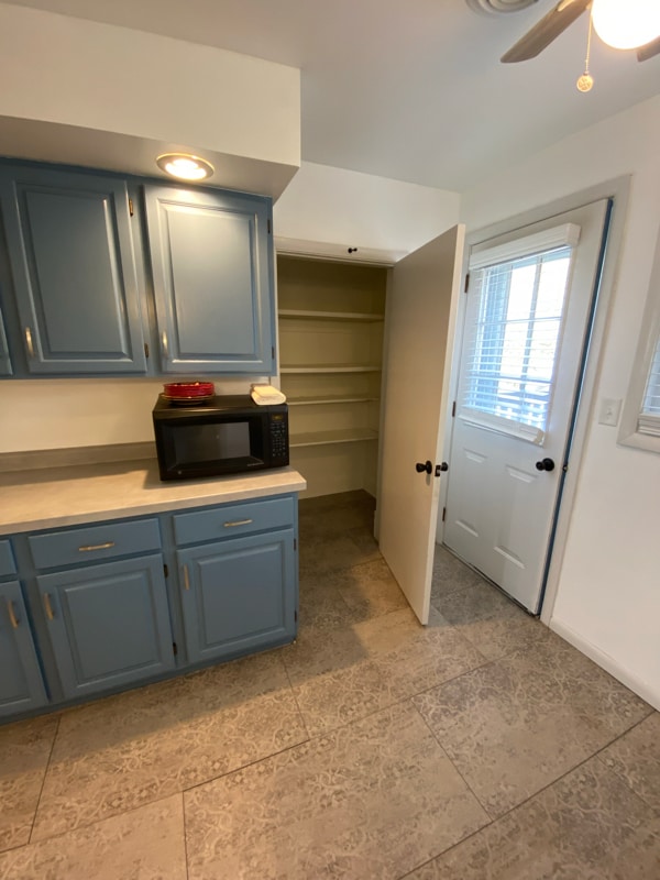 Photo - 902 Townline Rd