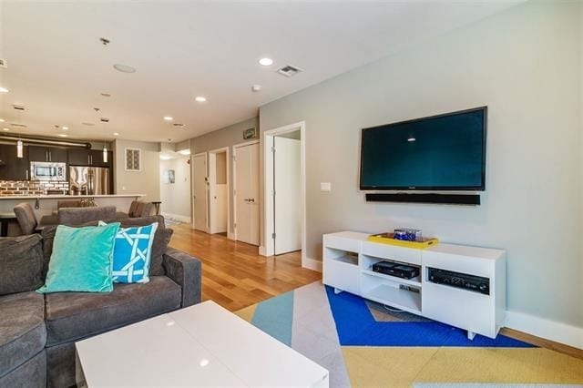 Building Photo - 626 Grand St Unit 2