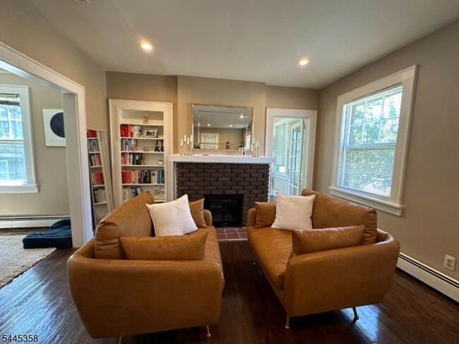43 Cypress St