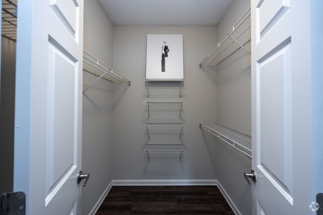 2BR, 2BA - 1150SF