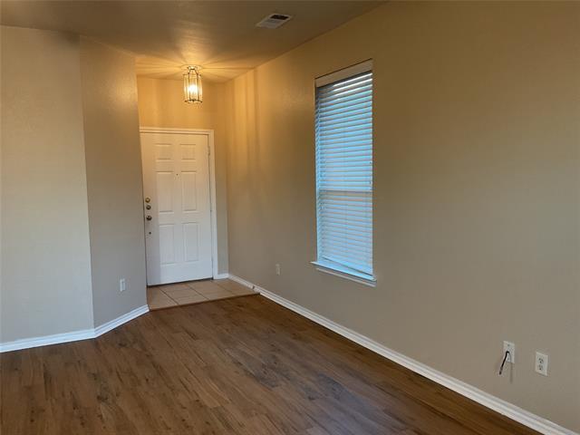 Photo - 703 Crownpoint Ln