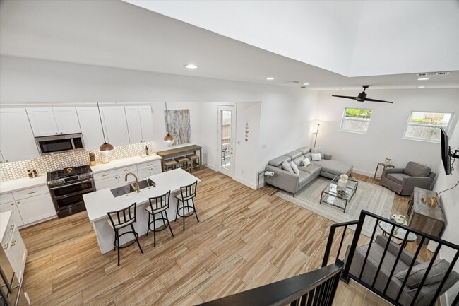5021 Creekmont Dr
