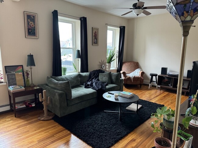 Photo - 178 Main St Unit Apt B