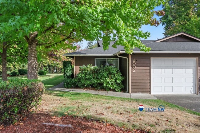 Building Photo - MOVE IN READY NOW! Normandy Park 1 level 2...