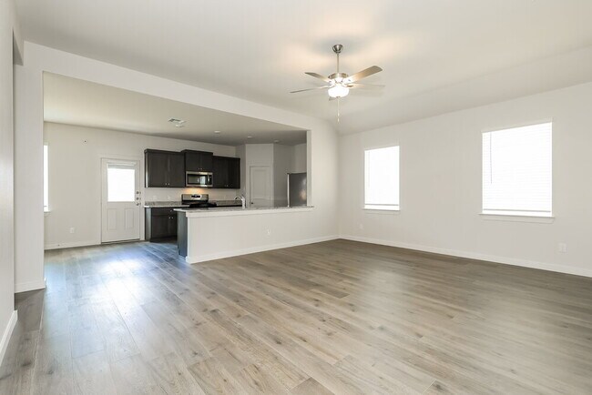 Photo - 1508 Harvester Dr