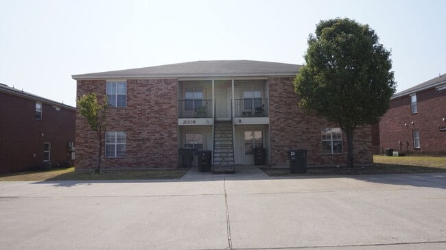 Building Photo - 2808 Cantabrian Dr Rental
