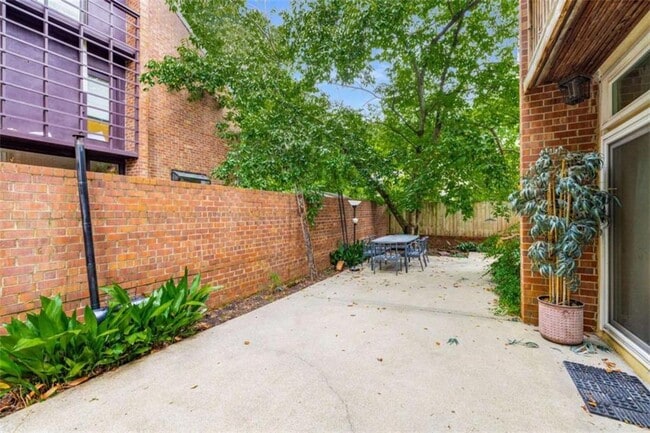 Photo - 654 Cleburne Terrace NE