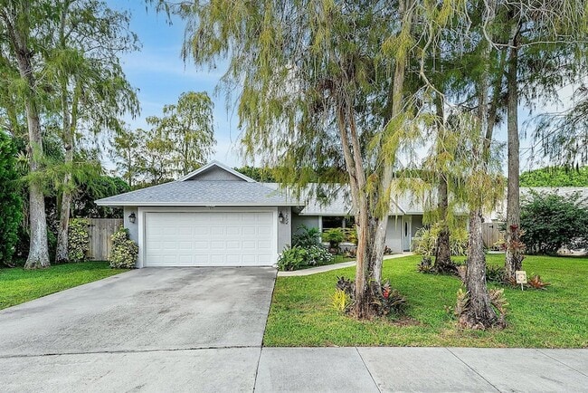 Building Photo - 1252 Raintree Ln