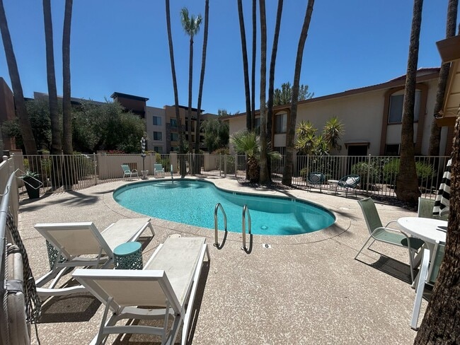 Photo - Prime Scottsdale Location! 2 bed 1.5 bath with community pool