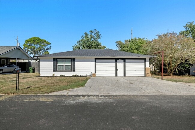 Photo - 7819 Bayside Dr
