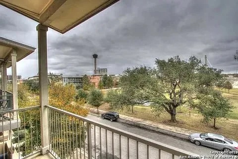 Photo - 528 Refugio St