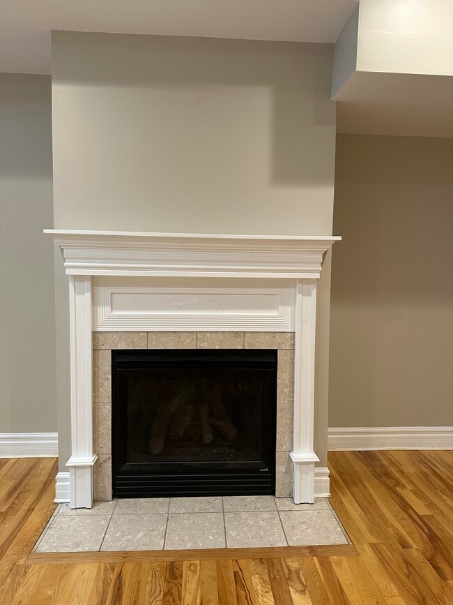 Photo - 115 W Maumee St Unit 2