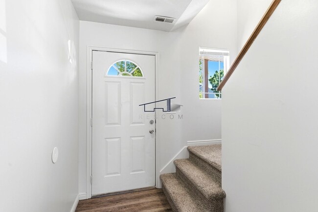 Photo - Fantastic West Haven Townhome for Lease!