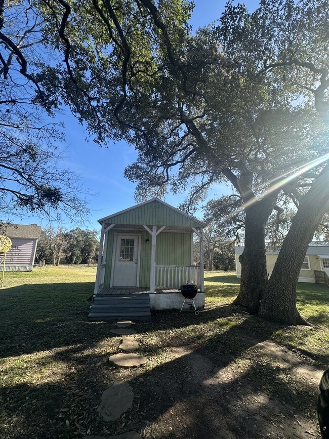 Photo - 9307 Hwy 290 W