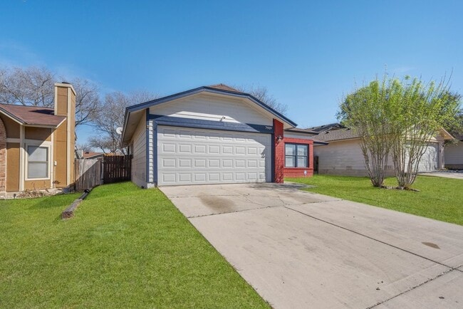 Photo - 7919 Wayside Trail