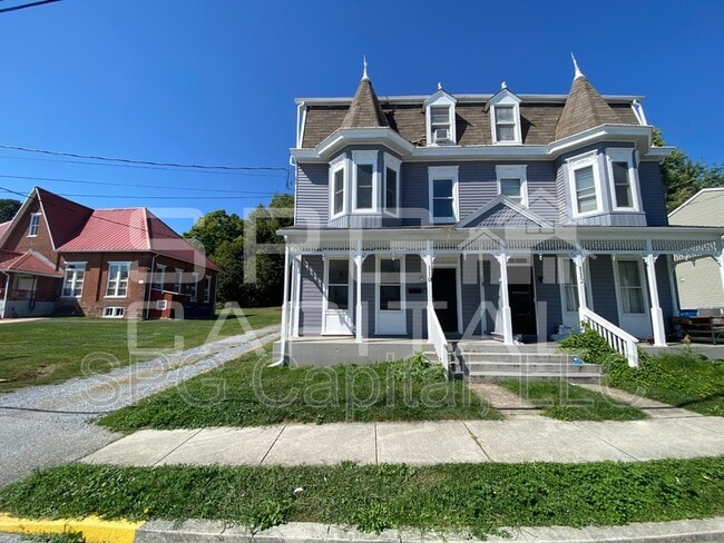 Building Photo - 110 N York St