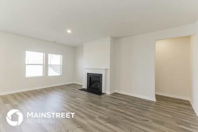 Photo - 4035 Honey Locust Dr