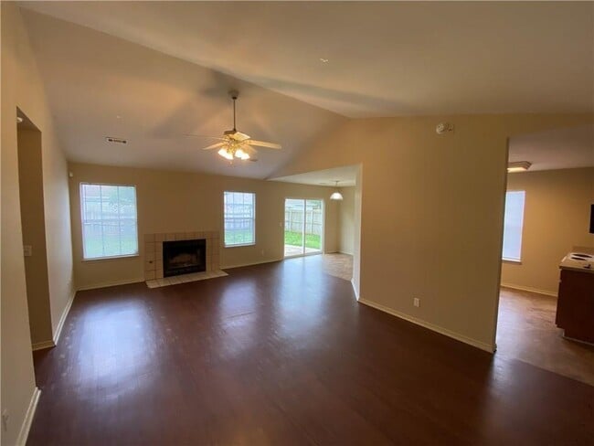 Photo - 1103 Ryan St