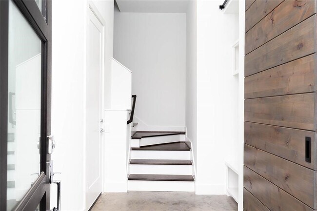 Photo - 5868 E Post Oak Ln