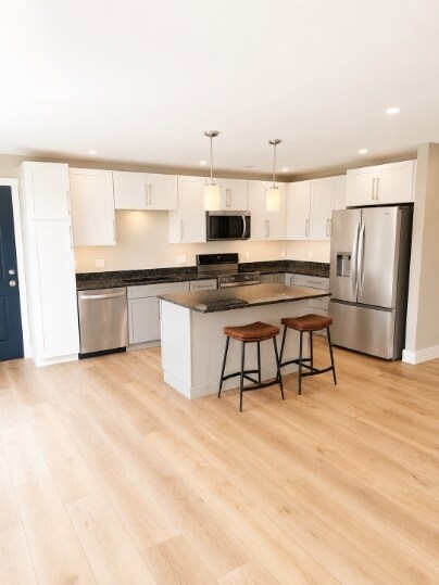 Building Photo - 561 Webber Pond Rd Unit 2