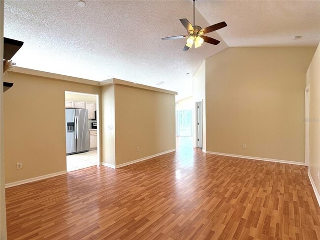 Photo - 526 Pine Cone Dr