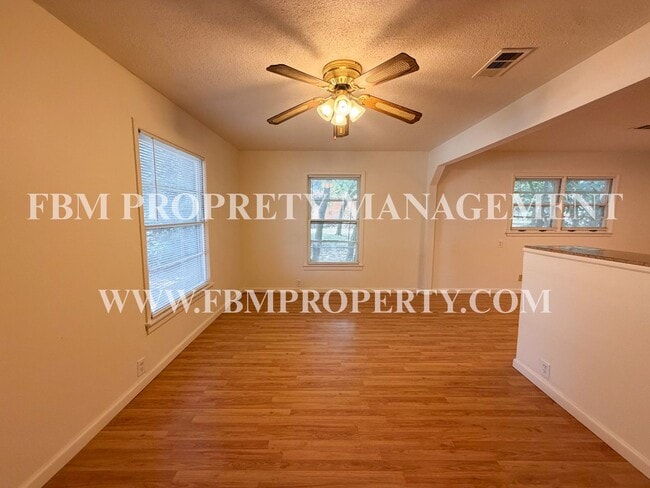 Photo - 1005 S Carlton St