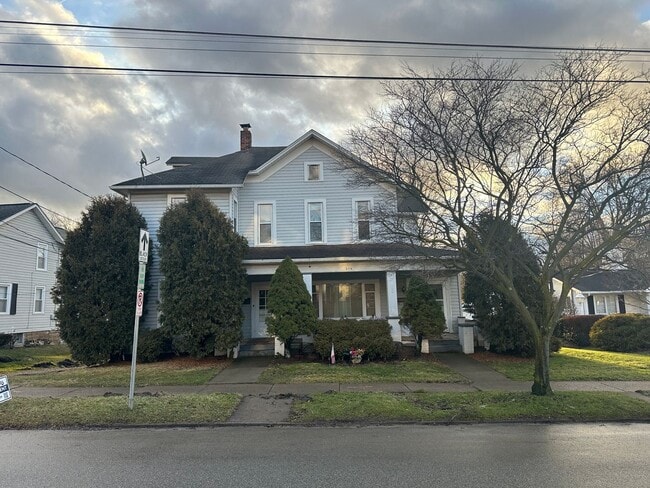 Building Photo - nbr214 Unit A