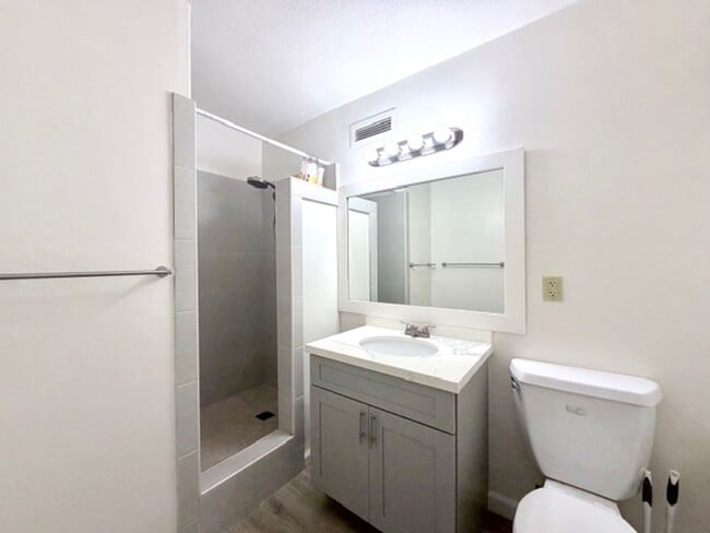 Photo - 2 Bedroom, 1 Bathroom (Punahou Hale) Makiki Unit 301